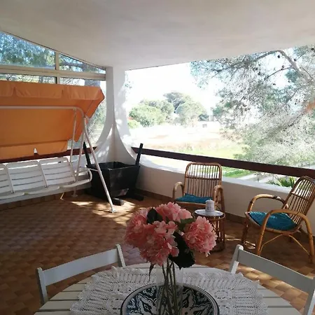 Casa A 50 Mt Dal Mare بيت للعطل *