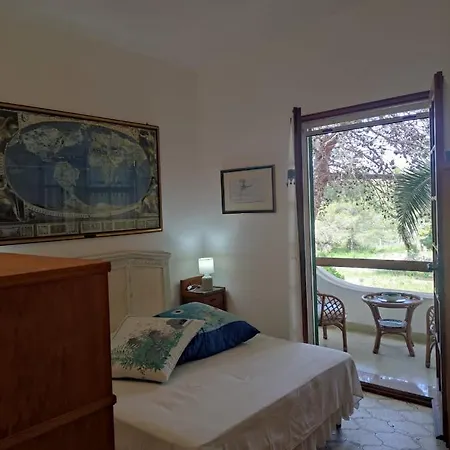 Casa A 50 Mt Dal Mare بيت للعطل *